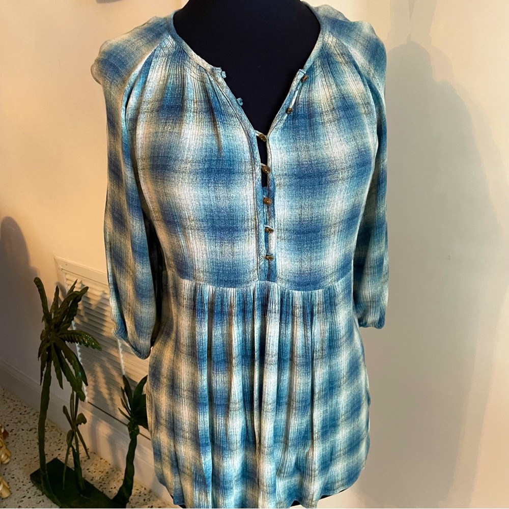 Anthropologie MAEVE Blue Plaid 3/4 sleeve Shirt!
Great condition